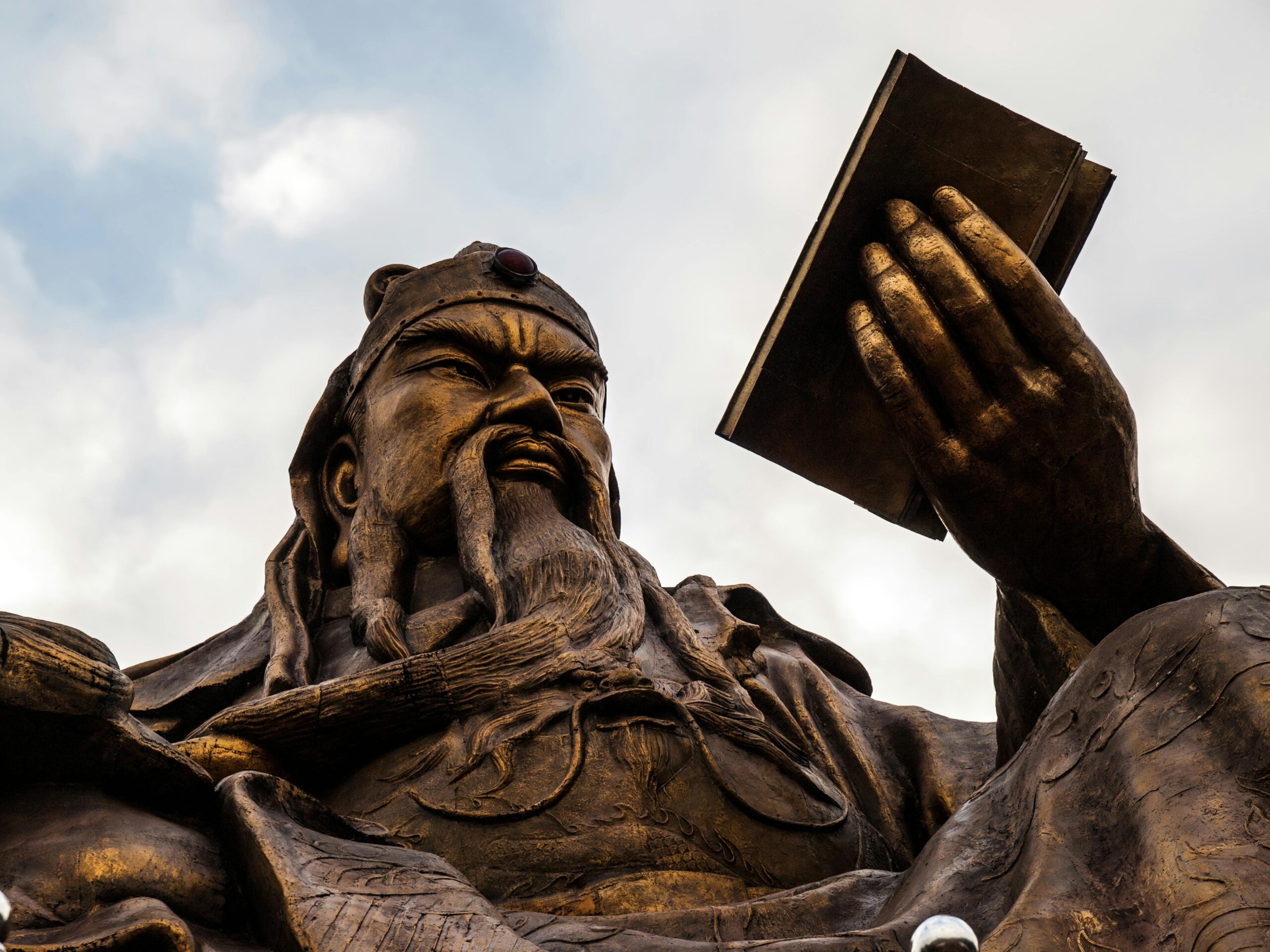 Webnovel e China Literature: Vale a pena publicar na maior engrenagem de literatura digital do mundo?